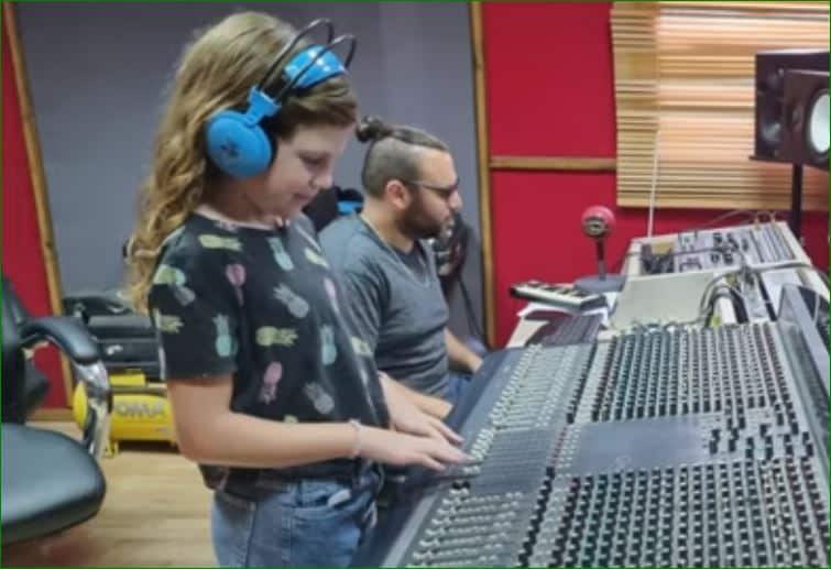 גפן אחייניתה של נועה אנגלנדר זל