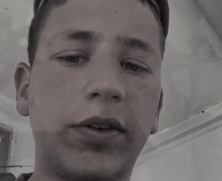 ינון תמיר ז"ל בביצוע לילה של שלום חנוך