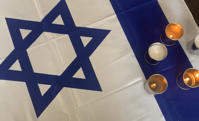 פינת הנצחה לבוגרות ביהס שנפלו ב-7.10